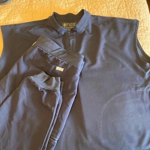 Figs Navy blue scrubs. XL Rafaela, PXL Zamora joggers